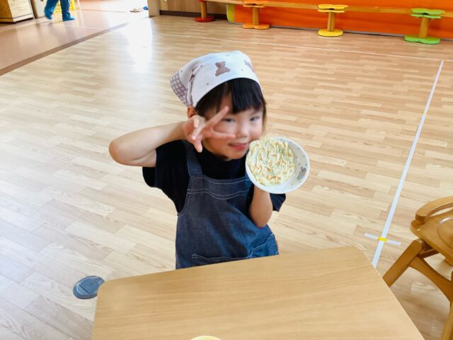 5歳ふじ組クッキング✨
おやつのお好み焼きを作りました☺︎
自分で作ったのでより美味しかったのかぺろりと食べてしまいました♡
#恵大こども園 #クッキング #お好み焼き #嘉麻市